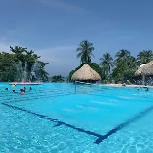 * * Magnifico * * Apto En La Playa * *costazul 405 Apartamento